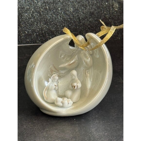 AppleTree Design Porcelain Nativity Christmas Ornament White Luster Finish Gold - Picture 1 of 6